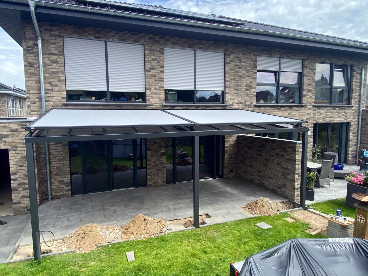 Alu Terrassendach 7000x3500mm Glas mit Markise TerrassendachHaendler.de