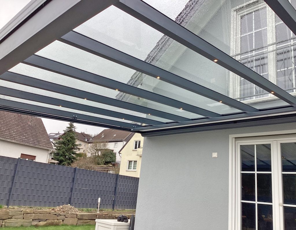 Alumaximal Terrassendach mit LED-Beleuchtung