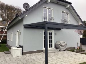 Aluminium Terrassendach auf zwei Pfosten